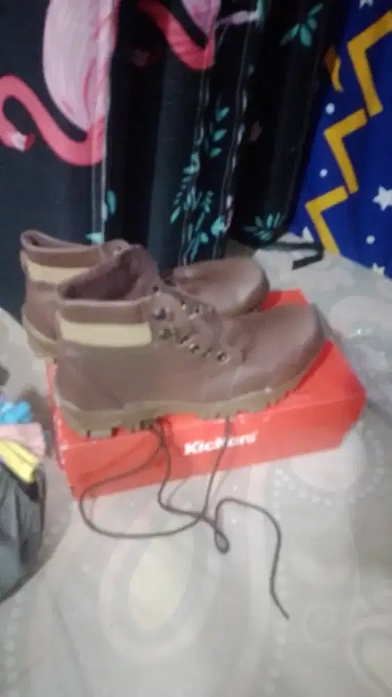 Sepatu saftey layak pakai