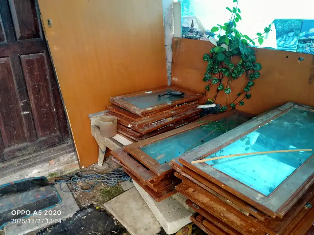 Di jual dan di borong pintu lemari bufet