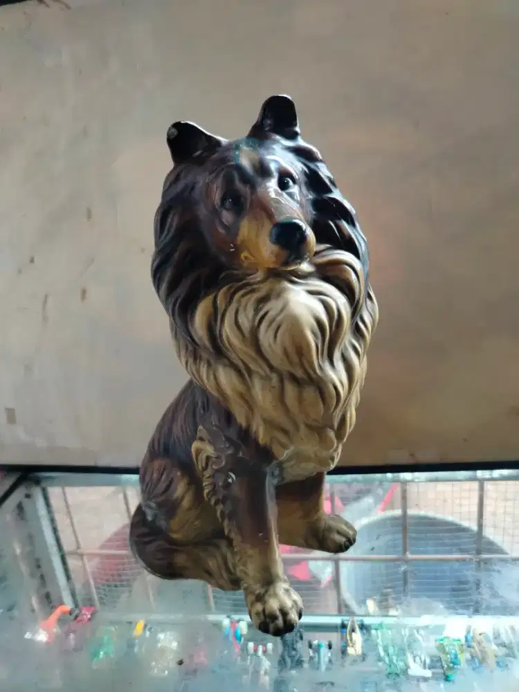 Patung anjing collie