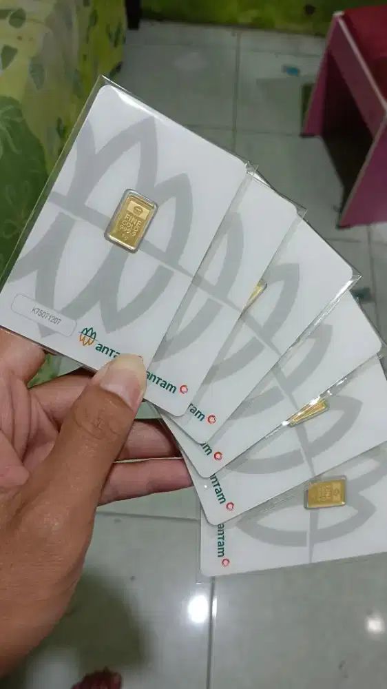 Logam mulia emas antam