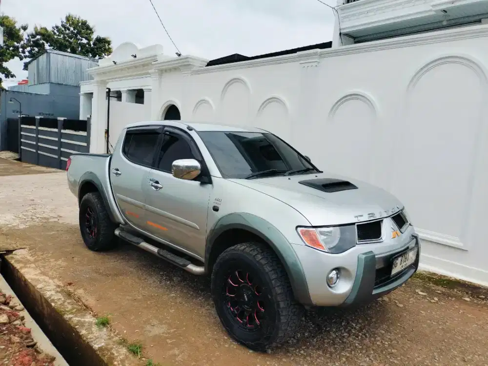 Mitsubishi triton exceed 4x4 mt