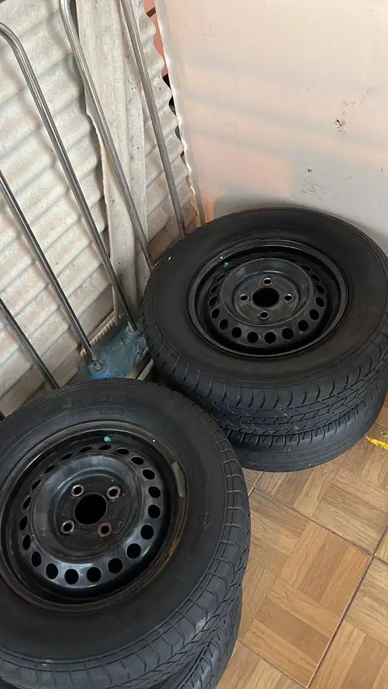 Velg Kaleng & Ban R13