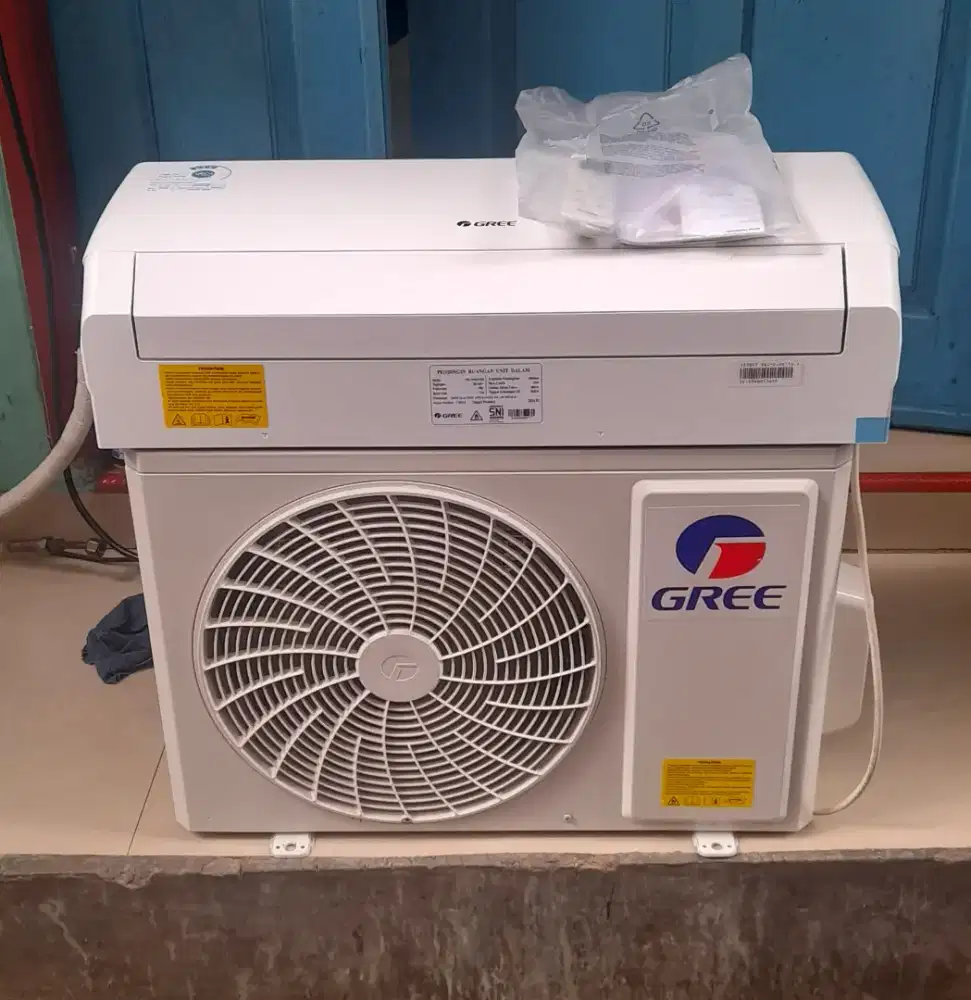 Jual ac gree 1/2 pk R32 terbaru 8 bln pakek mulus ori ful