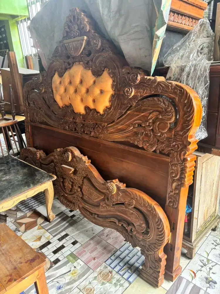 Set kamar divan dan meja rias jati jepara