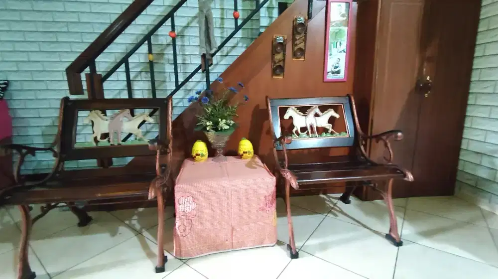 Kursi teras, dari besi