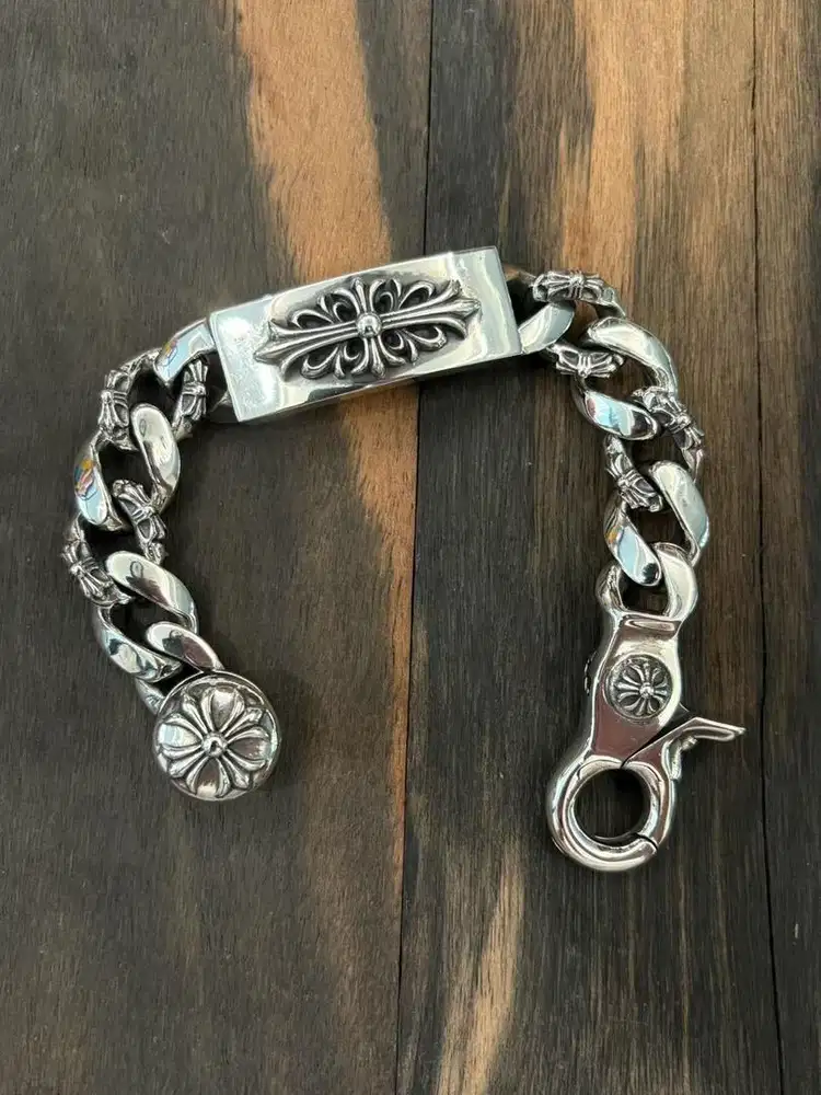 Gelang perak Chrome hearts