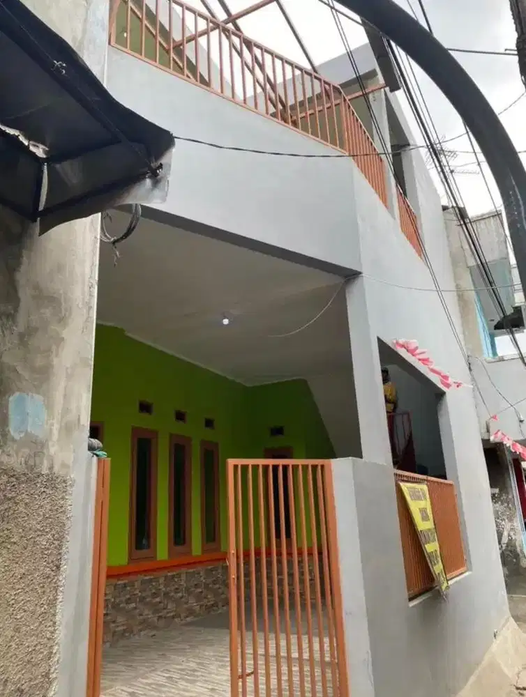 Dikontrakan pertahun rumah lt 2 lokasi pinggir jalan kiaracondong