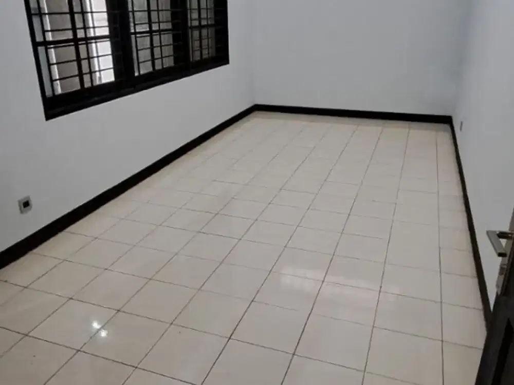 DISEWAKAN Rumah 1 Lantai Luas Terawat di Babakan Jeruk Bandung