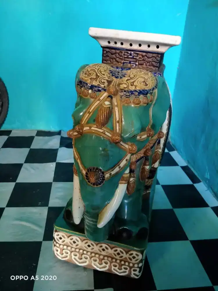 Jual patung gajah keramik asli thailand