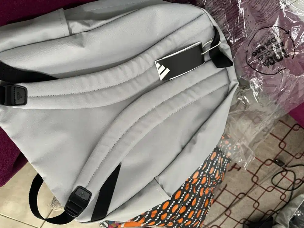 yang mau yu japri tasnya adidong