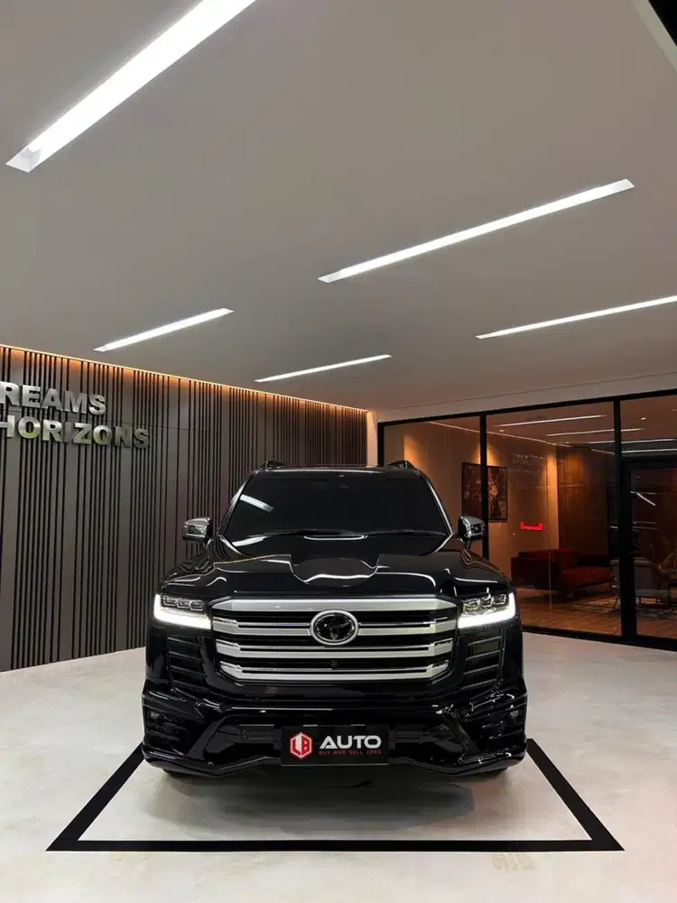 Toyota Land Cruiser LC300 VXR 2025 LC Hitam Km300 Nik 2023 B2794SJJ