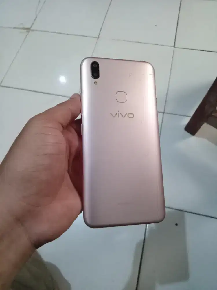 Vivo v9 4/64 garnasi resmmii