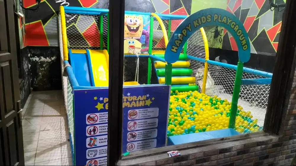 Playground indoor uk 2x4