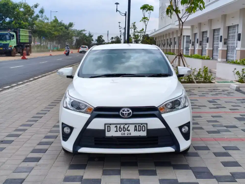 DP 5 JT Toyota New Yaris G MT 2015