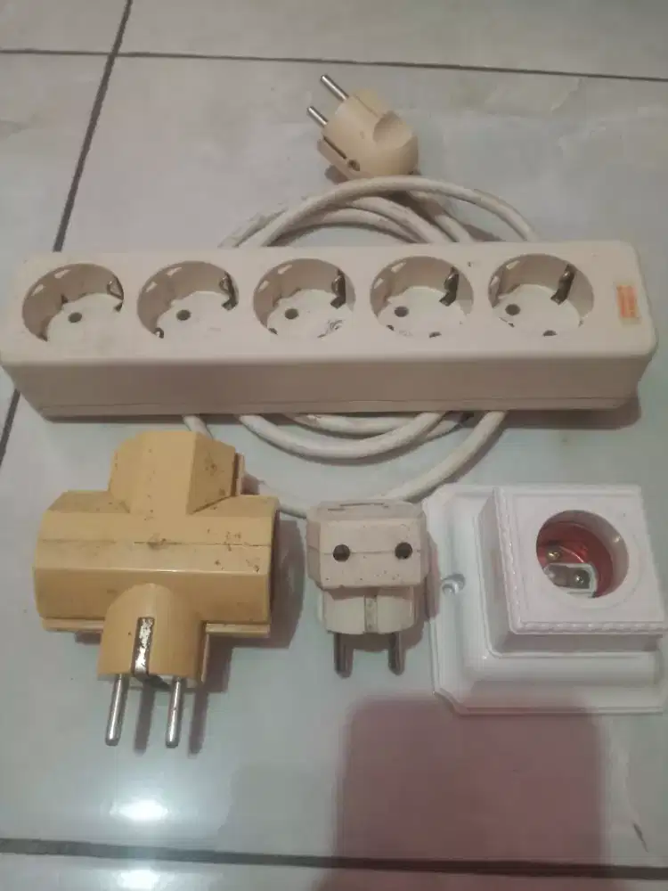 Terminal listrik kuningan 5 lubang utiqon dan lainnya 35k