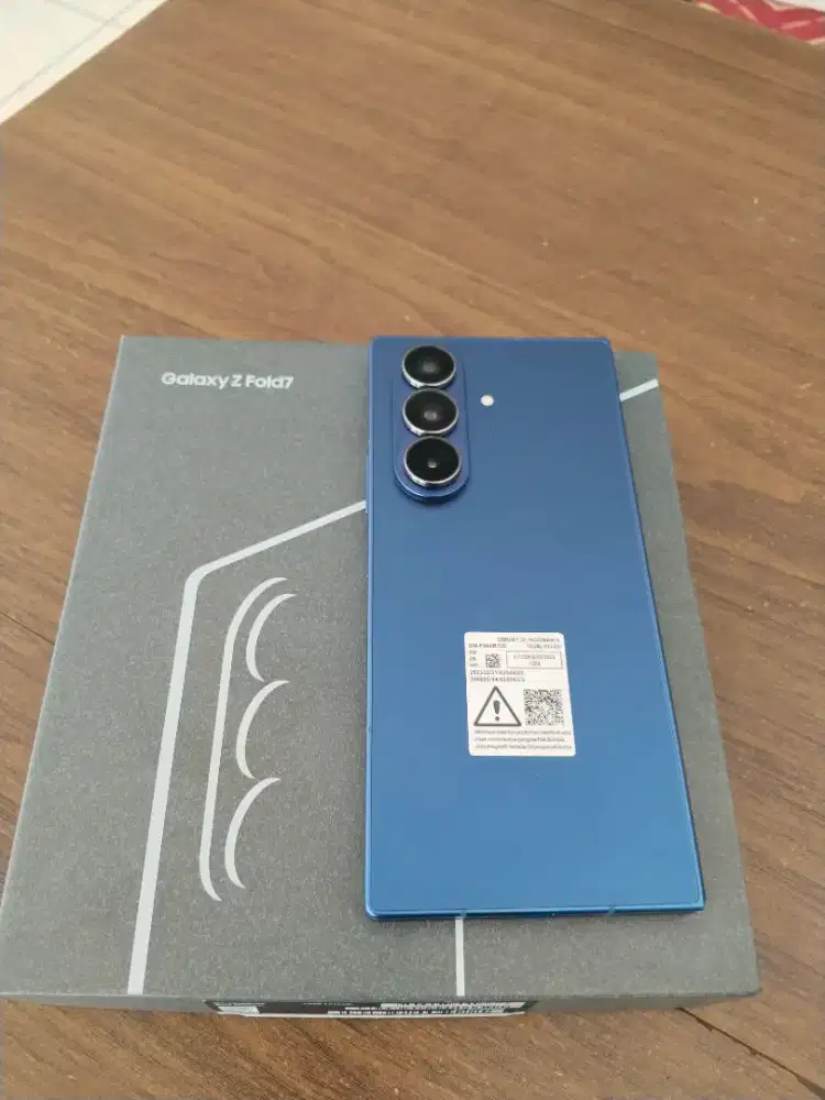 Samsung Fold 7 Like New (512GB)