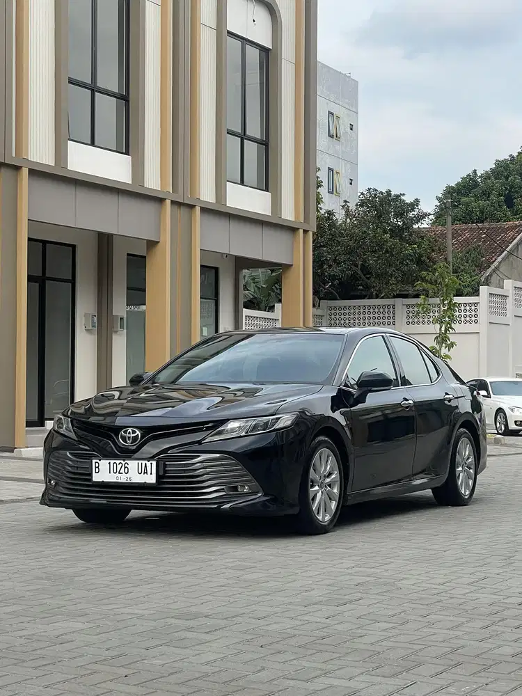 Toyota Camry V At 2020 Hitam