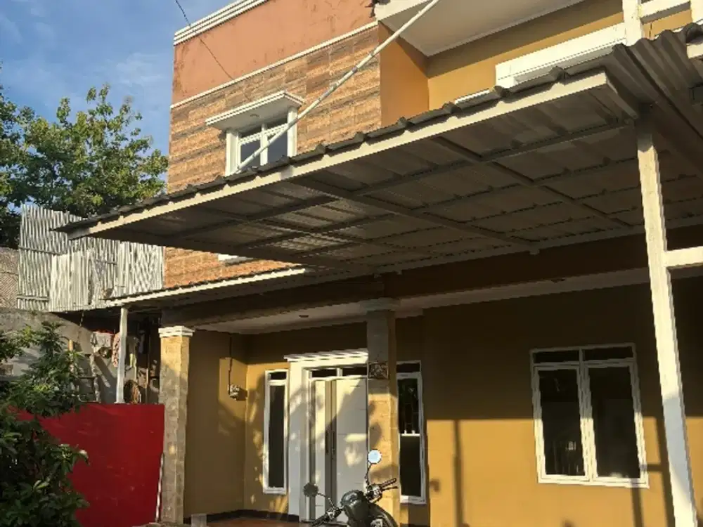 Jual Rumah Tingkat di cluster jl curugan tanah baru Beji depok