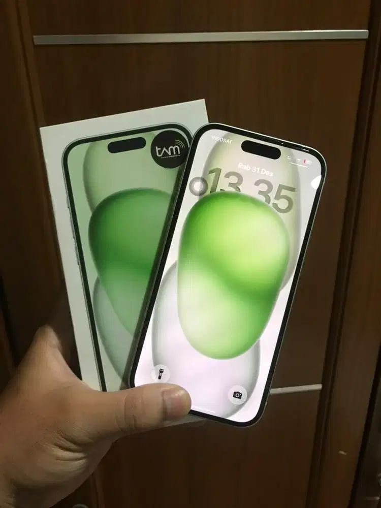 Preloved iphone 15 128gb green - resmi ibox garansi panjang like new