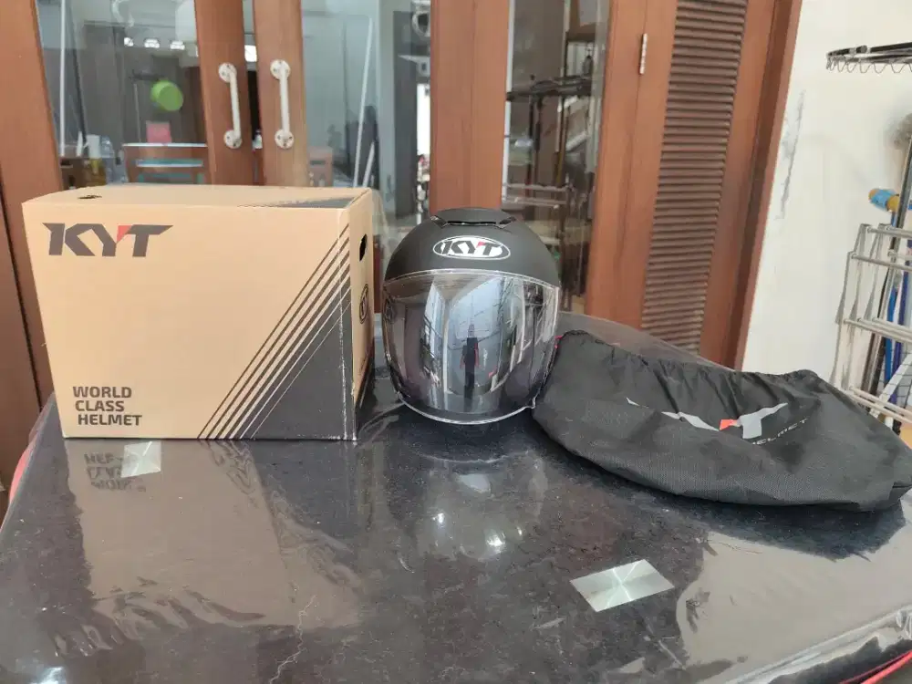 Helm KYT Kyoto Original ukuran M Lengkap dos dan tas