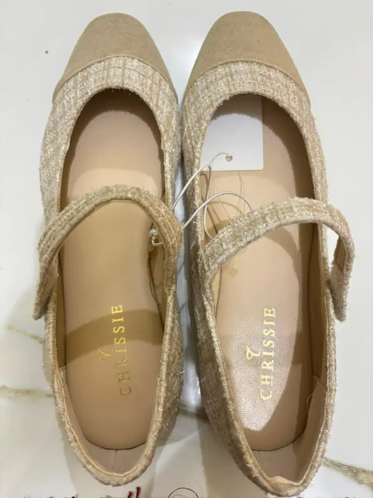 Flat shoes size 36