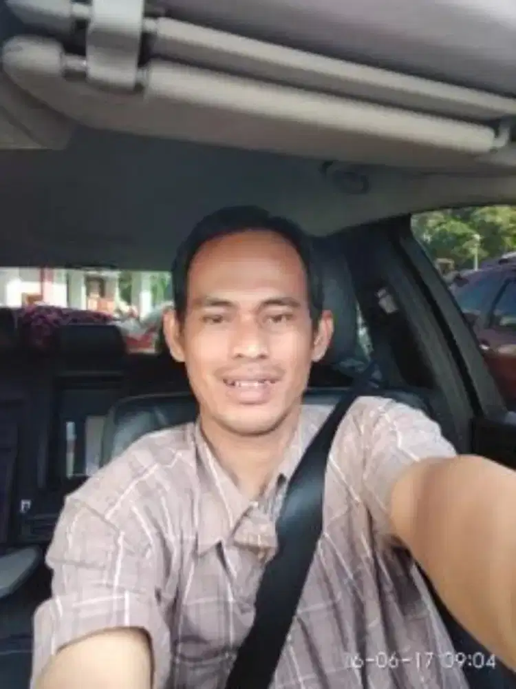 Saya sedang mencari pekerjaan sebagai supir apa aja