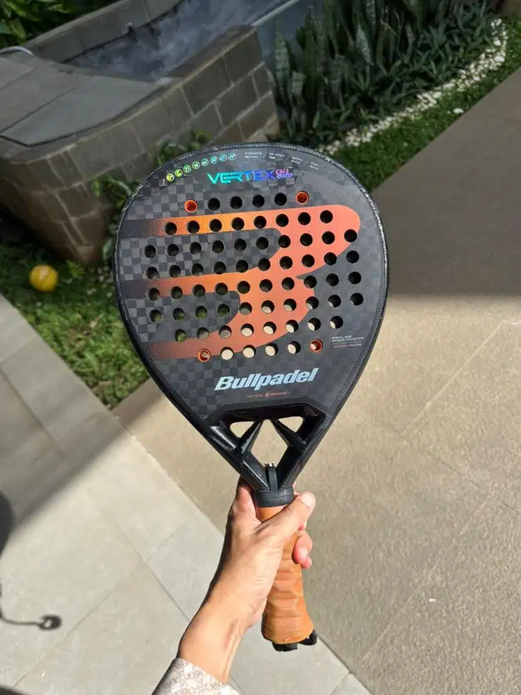 bullpadel vertex 04 hybrid 2025