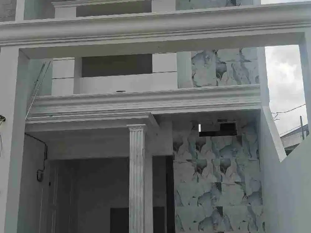 Rumah SIAP HUNI Ada KOLAM RENANG Pribadi Dekat UNDIP Tembalang