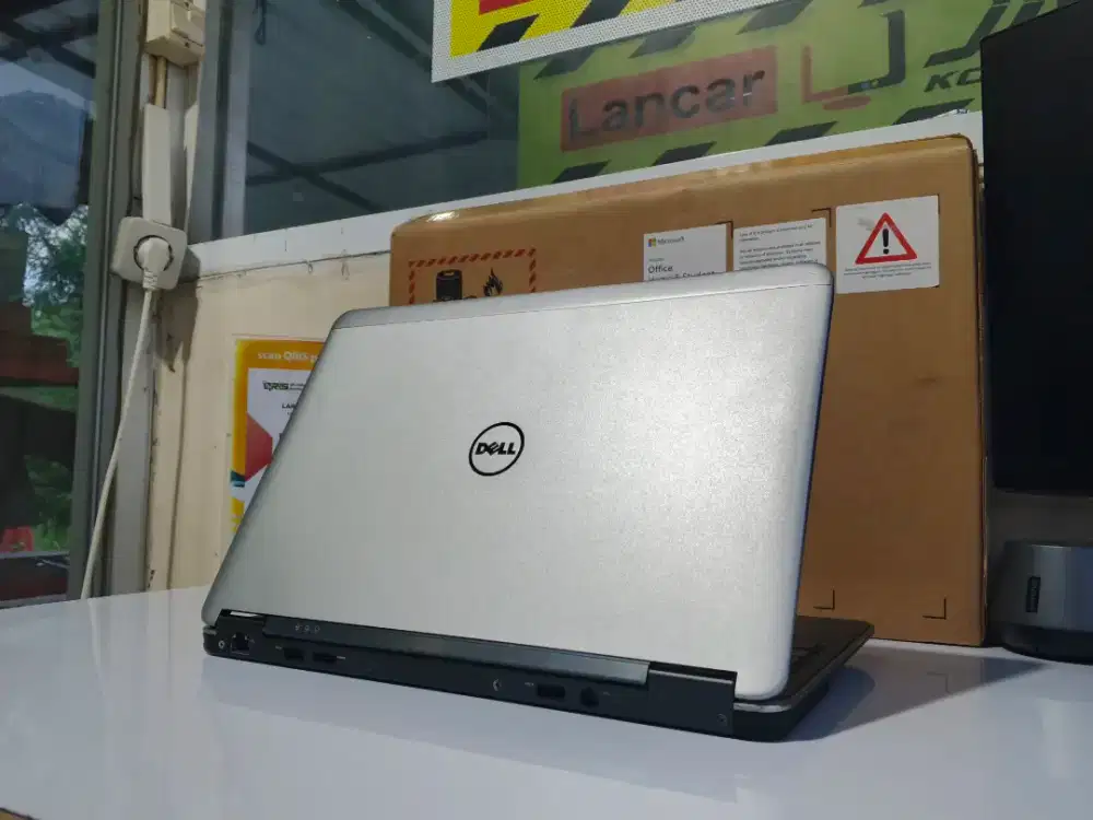 Dell Latitude 7240 UltraBook Tangguh