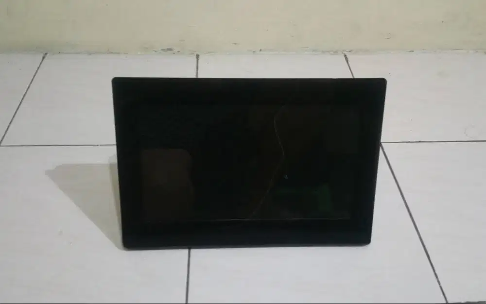 Portable TV Monitor 10 Inch DVB-T2 dan Analog HDMI AV