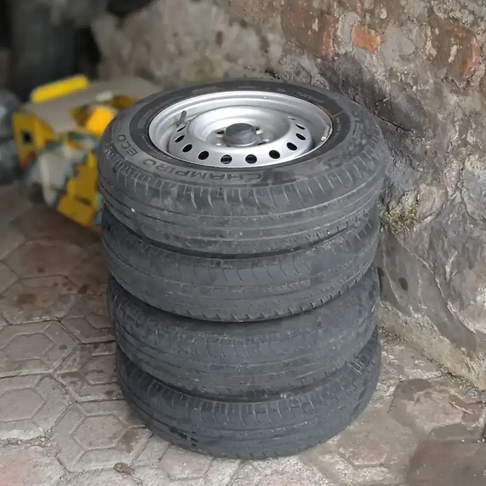 Velk Dan Ban Ring 13