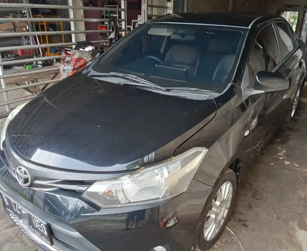 Toyota Sedan Limo Tahun 2015