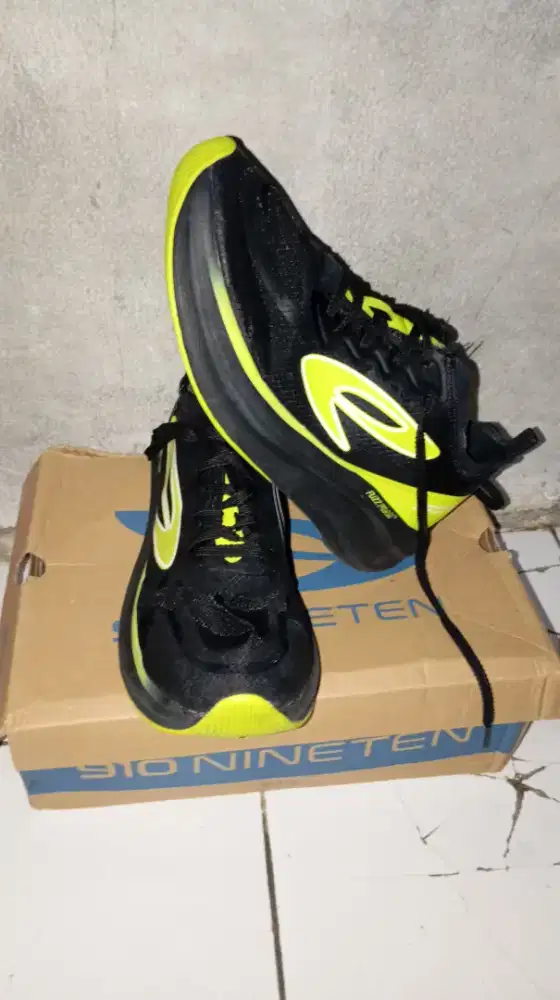 Takashi Run Elite – Sepatu Lari/Running