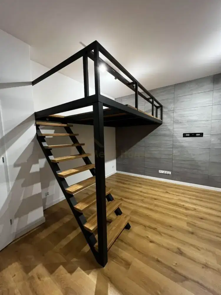 mezzanine pijakan kayu