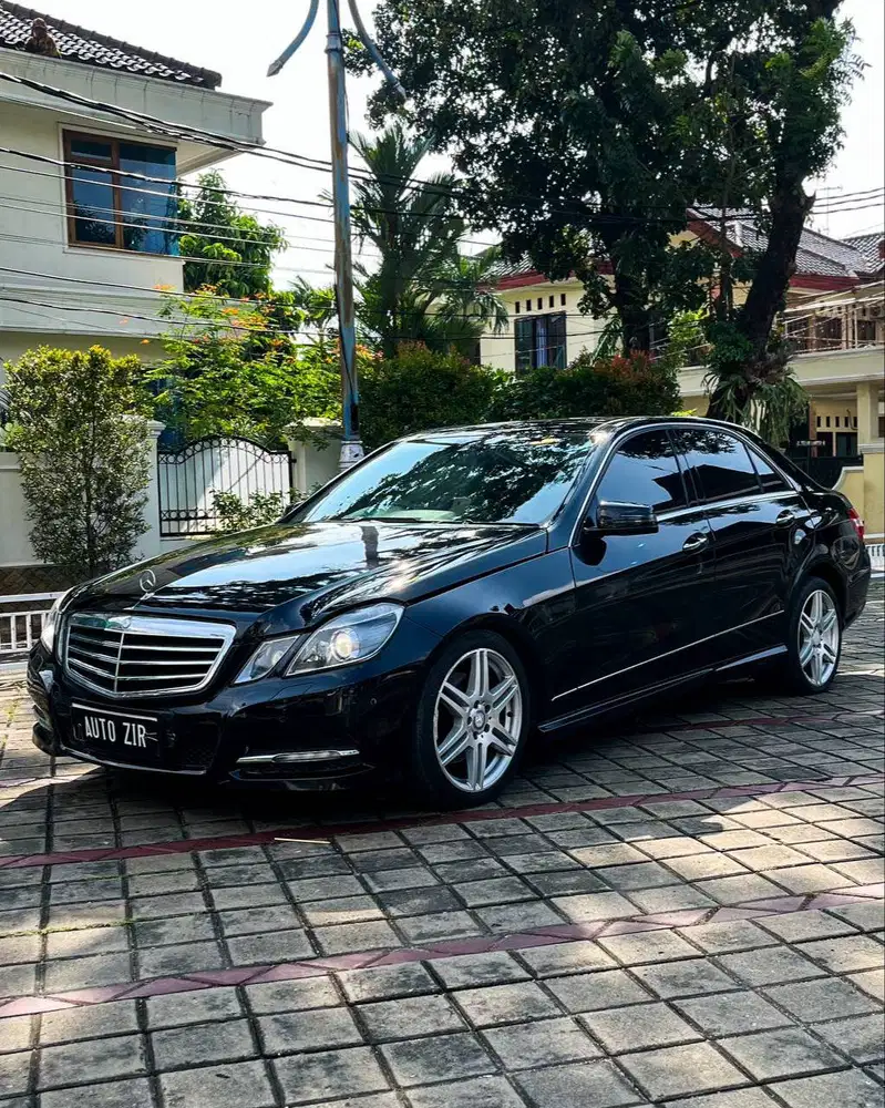 Mercedes Benz E300 AVG Hitam Sunroof Panoramic 2013 Tdp Murmer Ori Bu