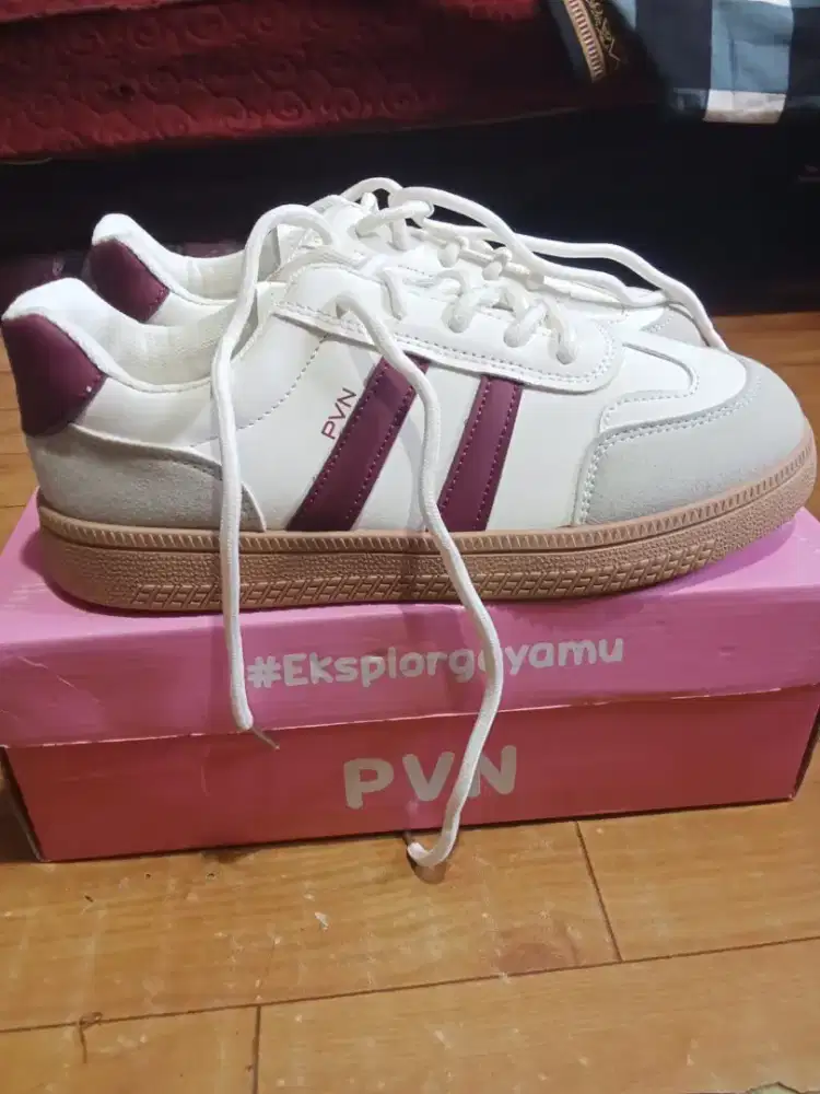 Sepatu sneakers PVN best seller