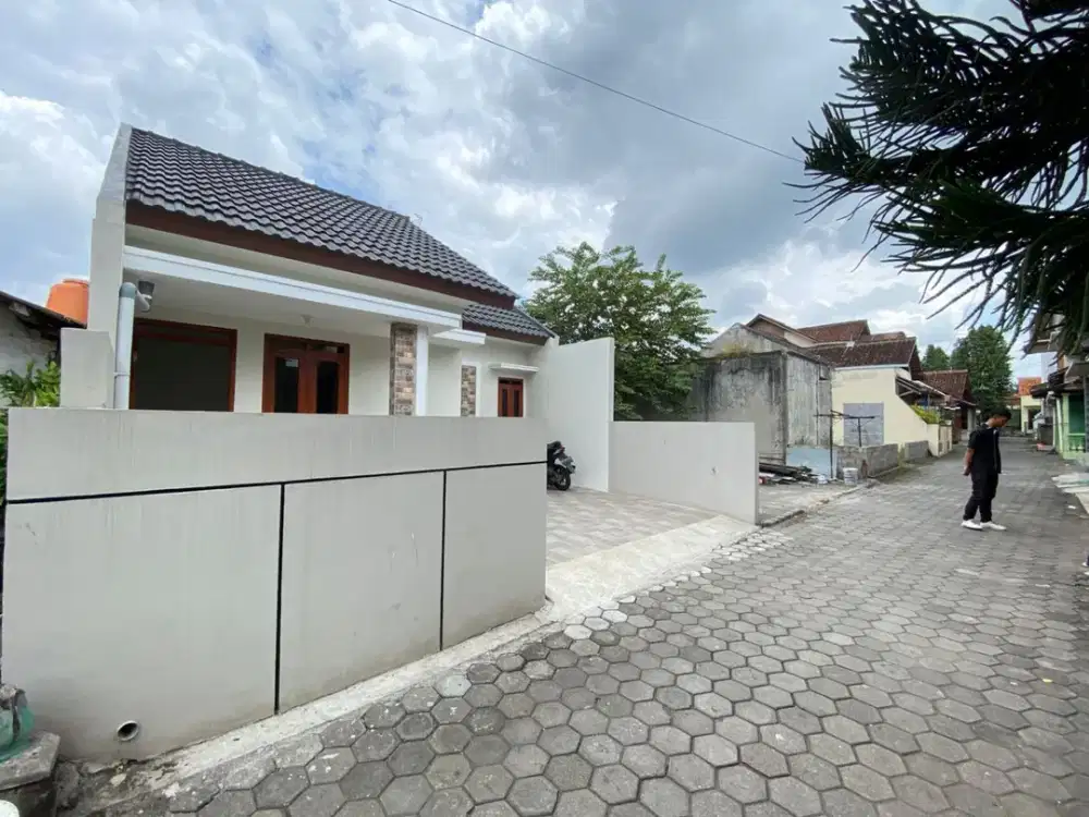 Rumah Baru Siap Huni Dekat Mall Ambarrukmo Plaza, Akses One Gate, Harga 520 Juta Nego