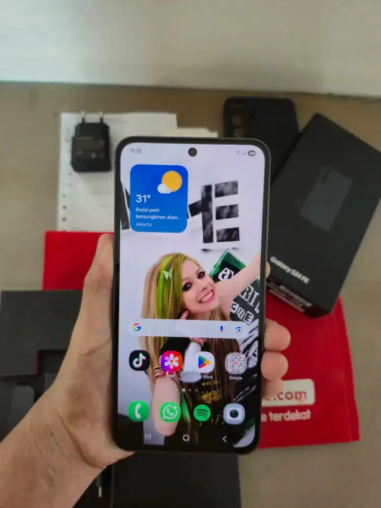 Samsung S24 Fe 8/256 5G.Resmi sein fullset Masih Garansi