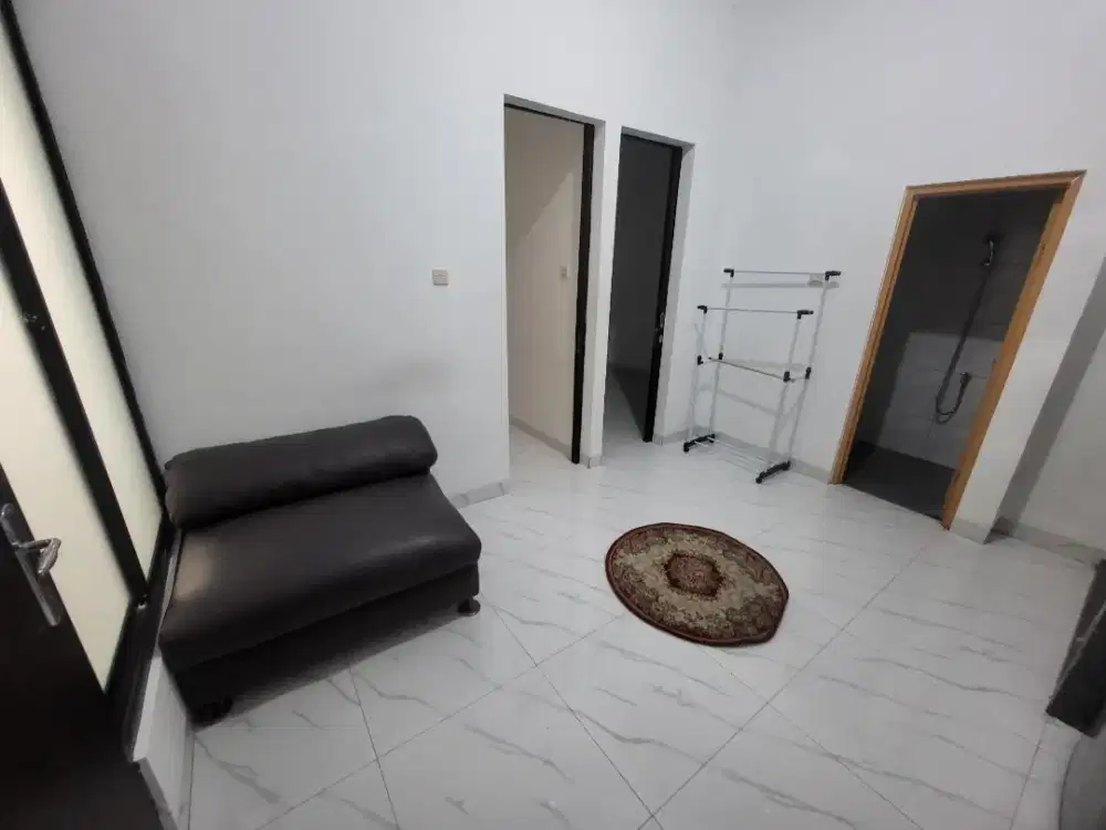 Rumah Kontrakan Almaz Residence 1Lt 2KT 1KM Full Furnish di Condet