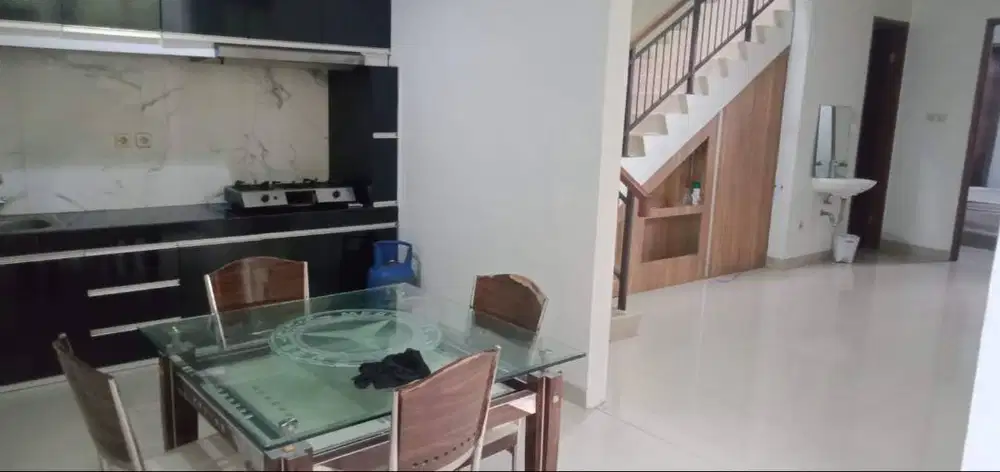 Rumah 2 Lantai Minimalis Furnished Dalam Cluster di Buah Batu