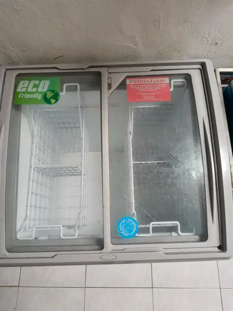 Freezer 100lt bekas