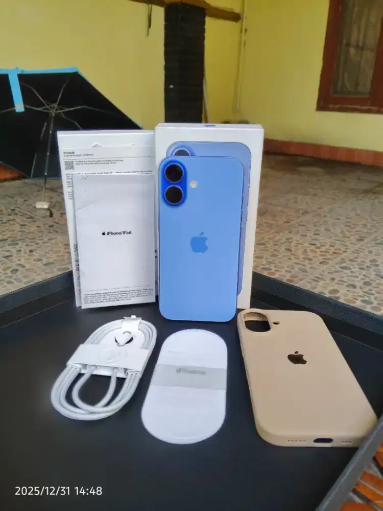 Iphone 16 128gb ibox ultramarine (garansi jul 2026) second like new