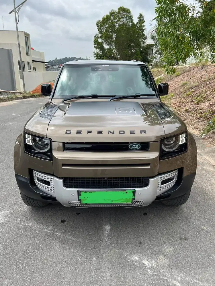 Land Rover Defender 90 SE A/T