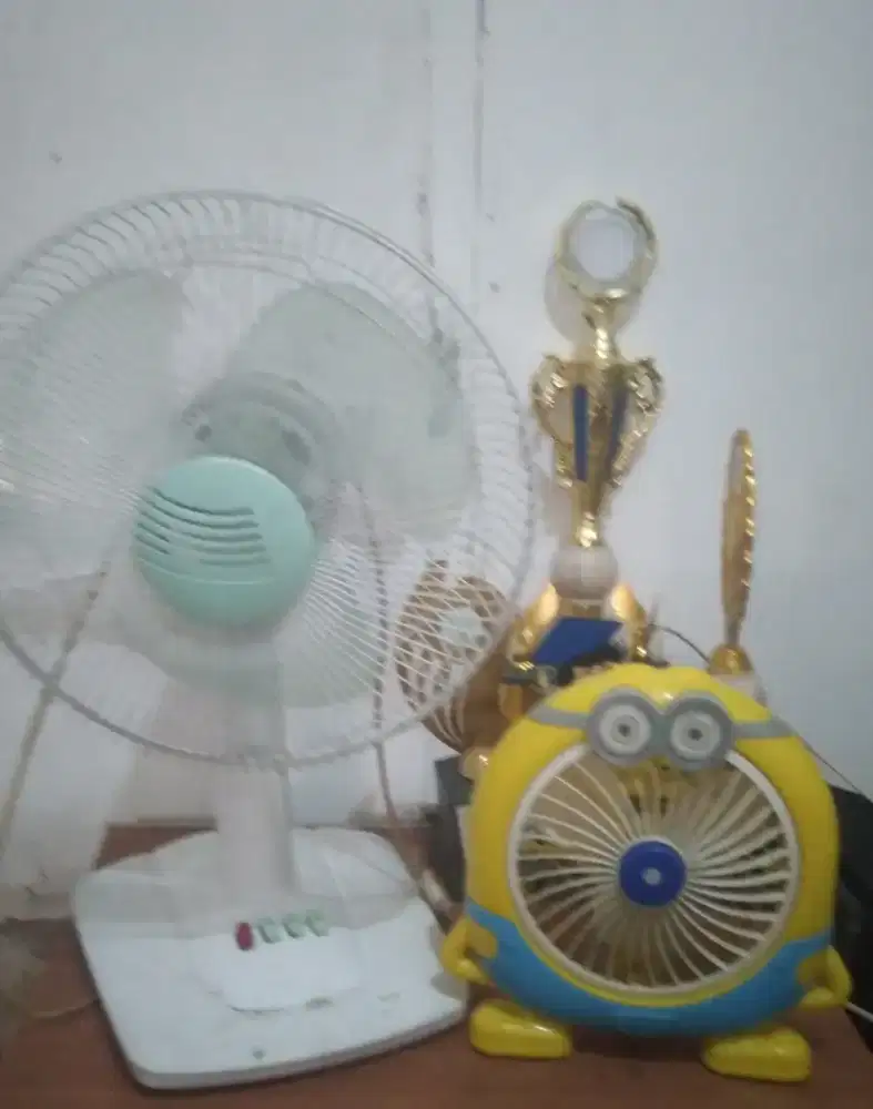 2 Kipas angin di jual