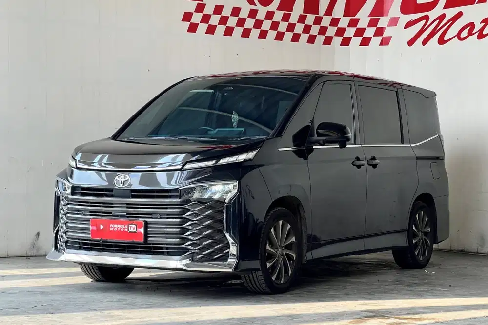 Toyota Voxy 2023 Bensin
