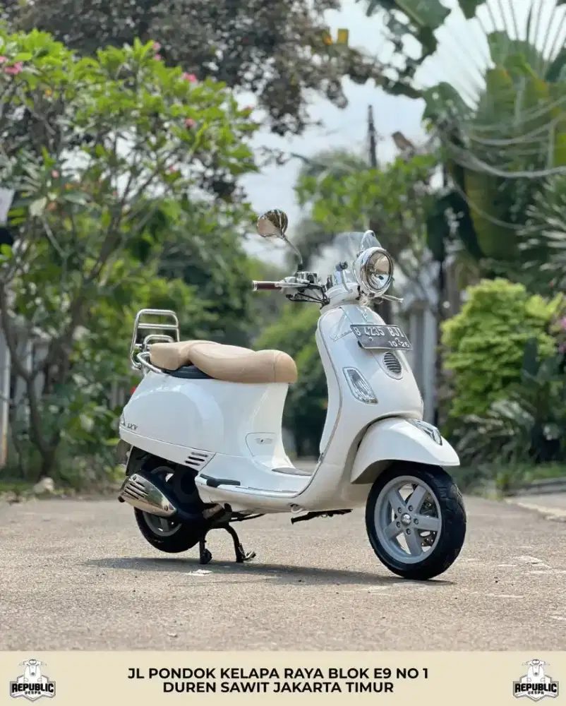 DIJUAL PIAGGIO VESPA LXV 150 3V TH 2016 PERFECT CONDITION