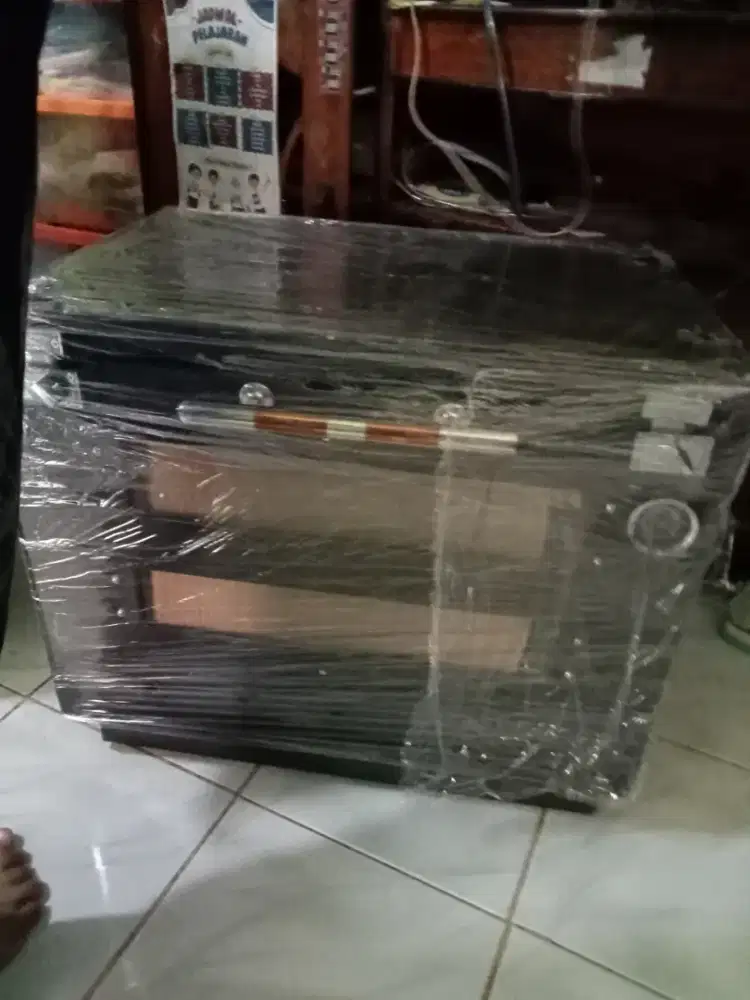 Di jual Oven Gas UK 60x40 kondisi baru