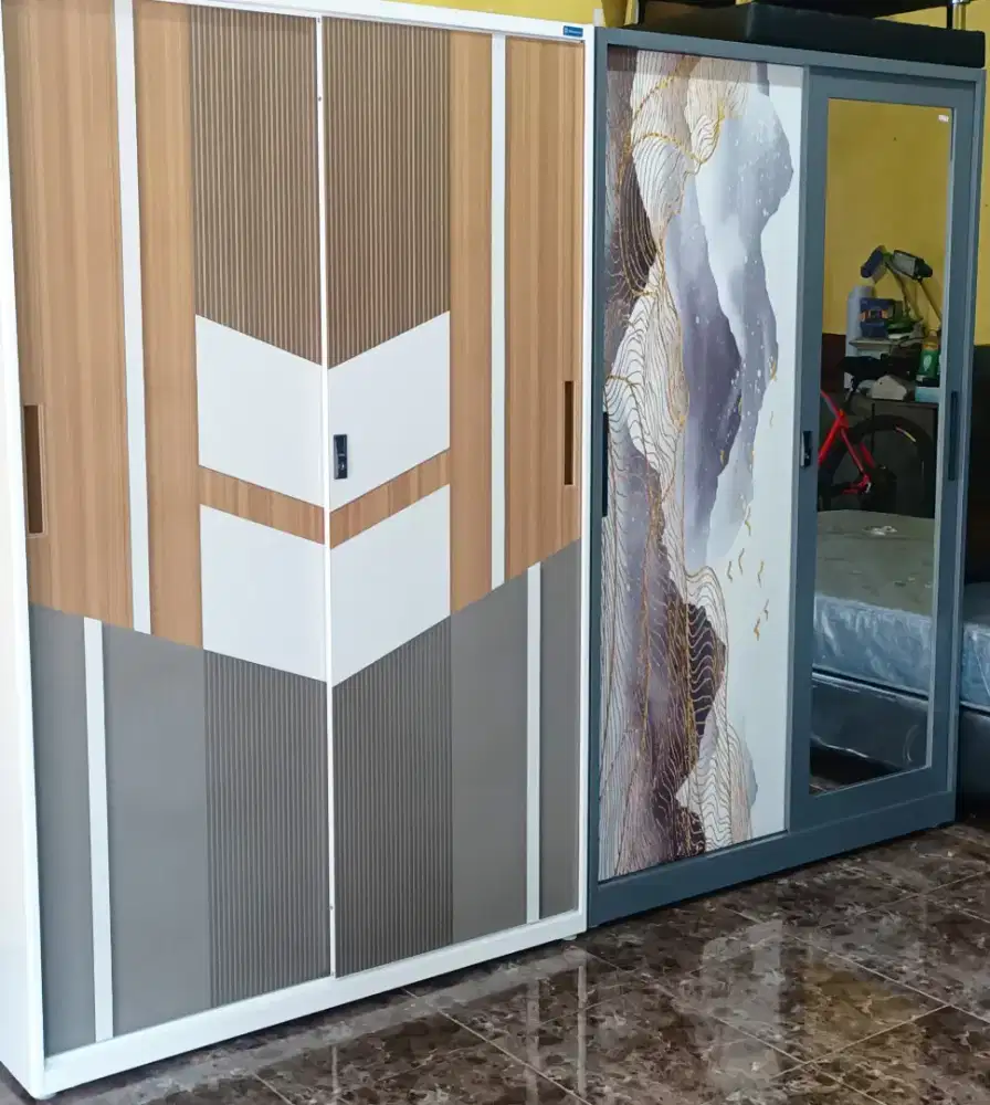 2 Unit Lemari Besi, 4 Unit Kasur Busa,Kursi Jati Pojok&Sofa Minimlis