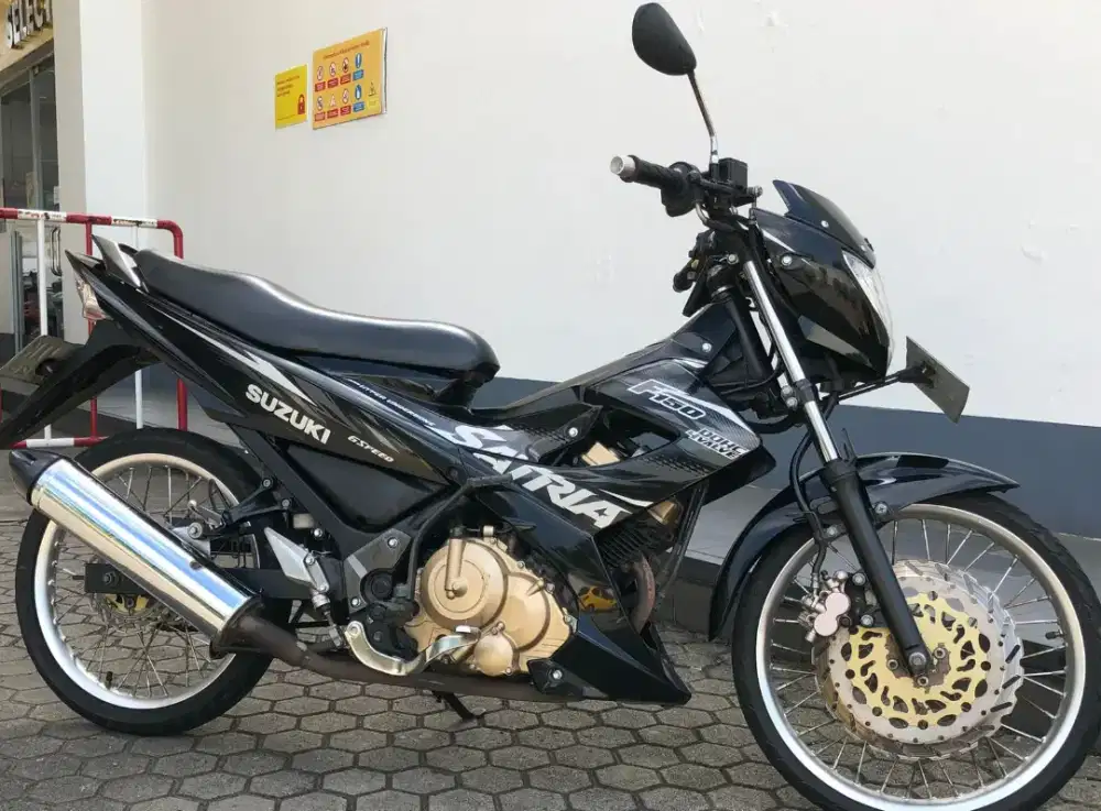 Satria fu150 scd2 FL 2014 hitam