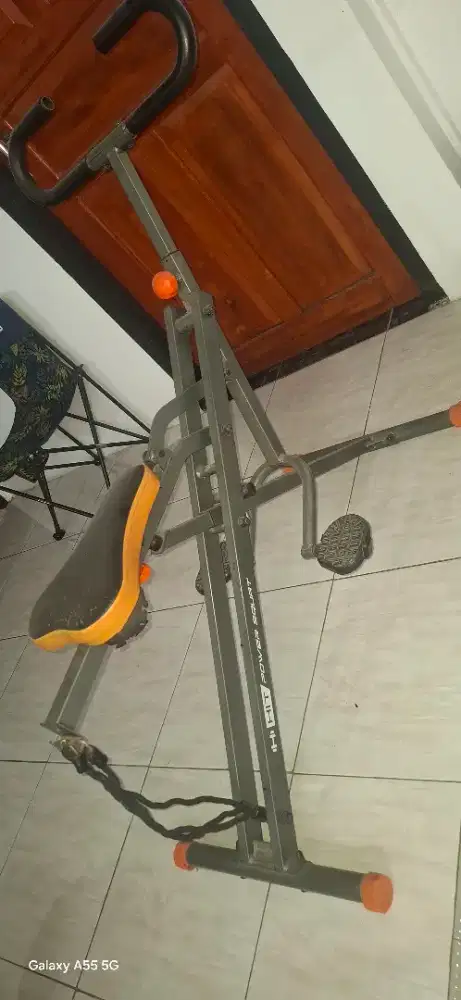 Alat fitnes atau gym